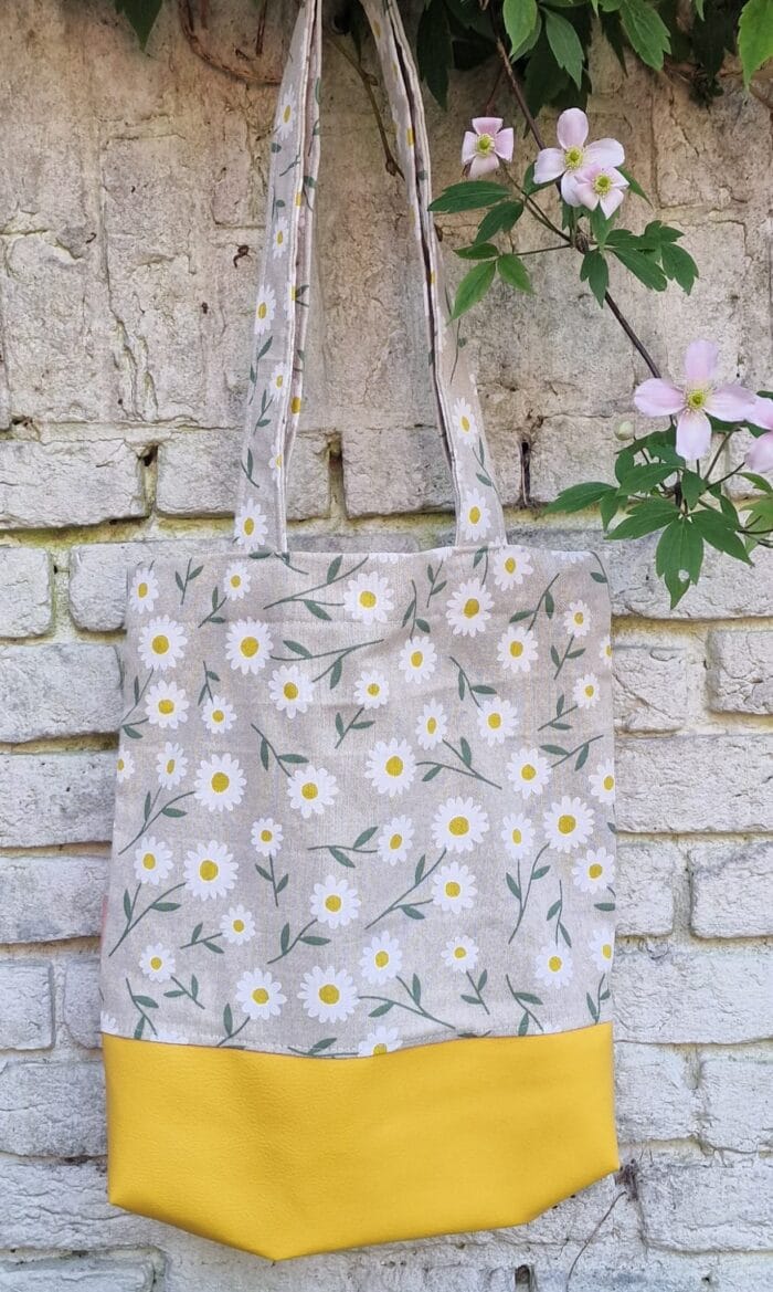 Totebag Daisy handgemaakt door de Craftketeers
